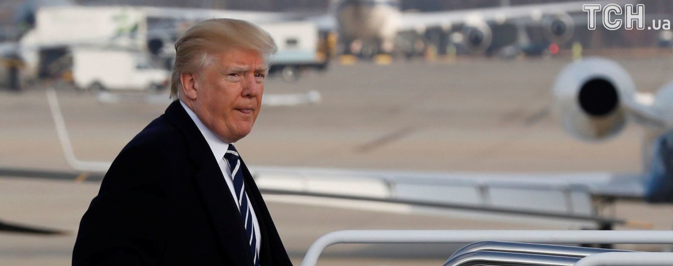 Трамп забыл слова гимна США, спровоцировав новую волну слухов о проблемах со здоровьем