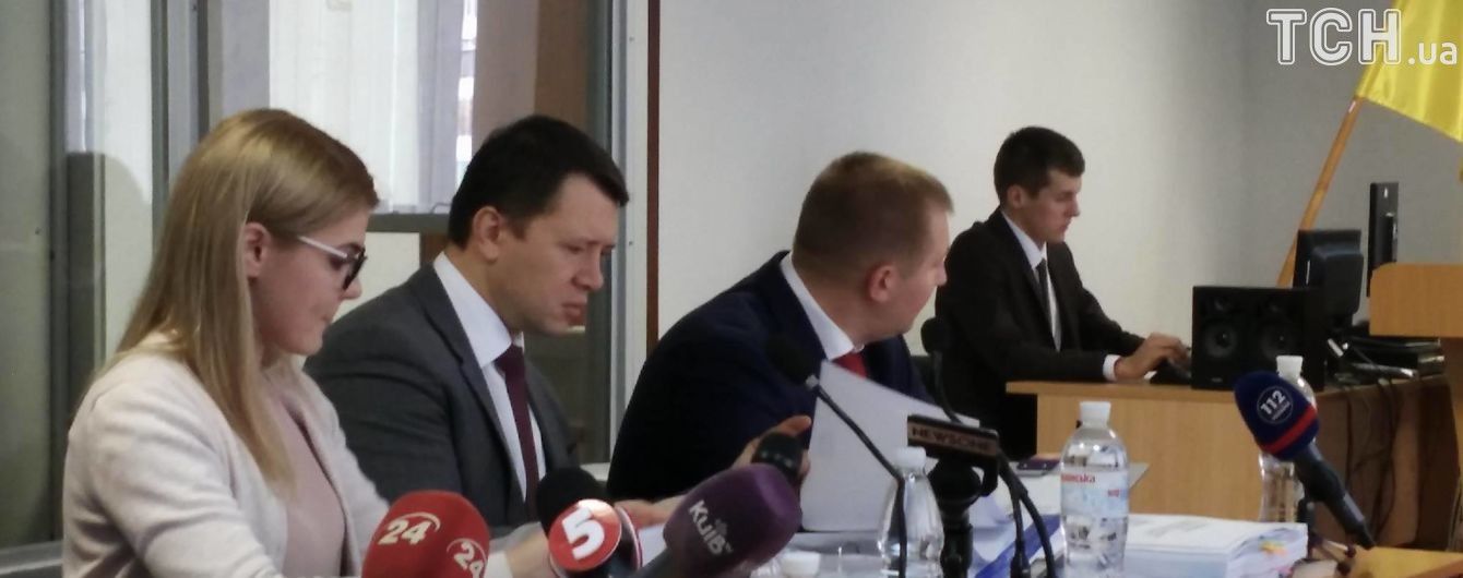Суд требует привлечь к ответственности адвокатов Януковича