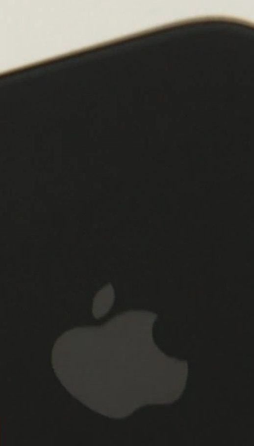 Семеро власників IPhone подали позов до суду на компанію Apple за втручання в роботу їхніх телефонів