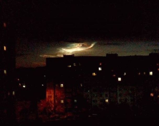 В Україні та світі обговорюють дивне явище в небі. Що це було?