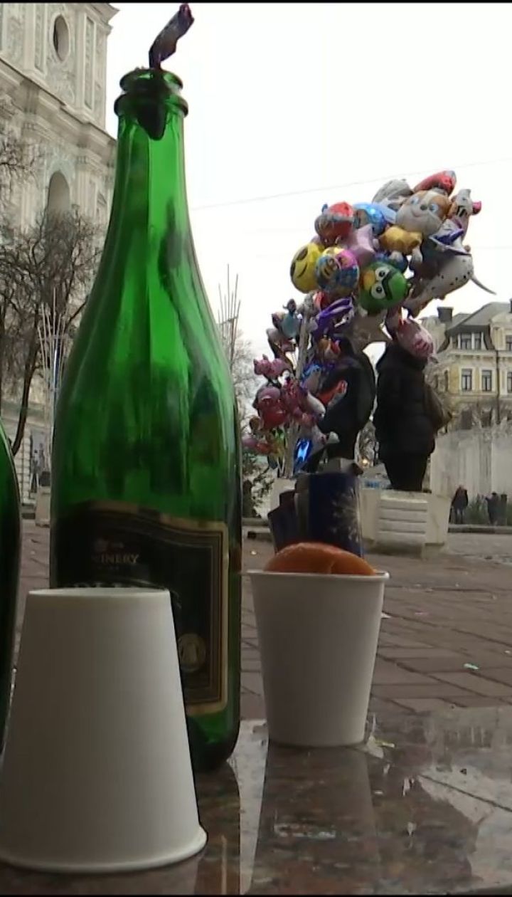 Со столицы коммунальщики после новогодней ночи вывезли несколько тонн бутылок