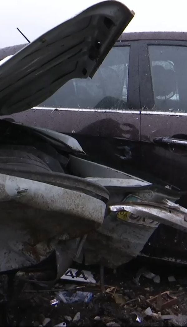 Автотроща в Ровно - 26 разбитых машин и двое пострадавших