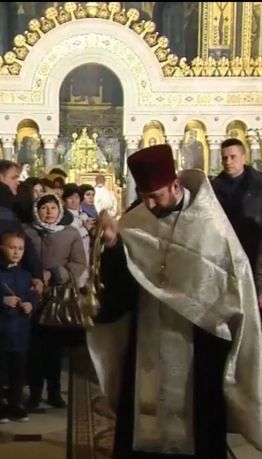 В главных храмах Киева начались рождественские богослужения