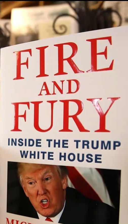 "Огонь и ярость": Трамп раскритиковал скандальную книгу о себе