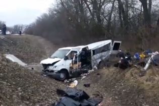 У Росії мікроавтобус із українцями злетів із дороги, загинули троє людей