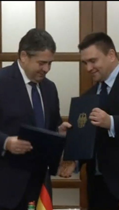 Министр иностранных дел Германии предложил постепенно снимать санкции из России