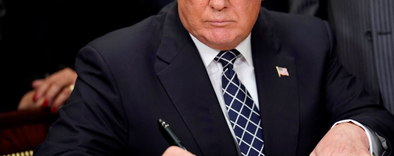Адміністрація Трампа "востаннє" притримала санкції проти Ірану