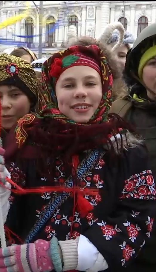 Грандіозна хода колядників центром Харкова відкрила фестиваль вертепів