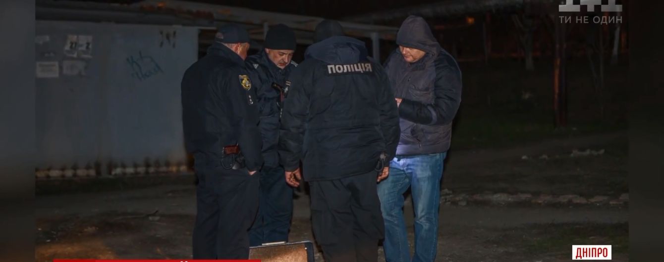 Стрілянина на зупинці в Дніпрі: нападники викрали двох людей із черги на маршрутку