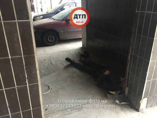 У Києві безхатько помер під стінами лікарні після відмови у лікуванні - соцмережі