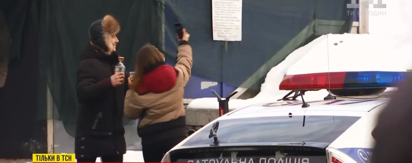 Столичные копы поощряют распитие алкоголя в самом центре Киева. Эксперимент ТСН