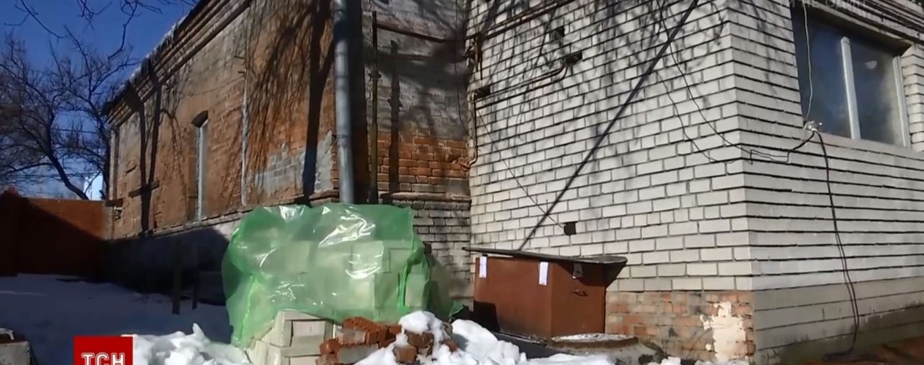 В центре Днепра месяц лежит труп собаки, умершей от смертельно опасной для человека инфекции