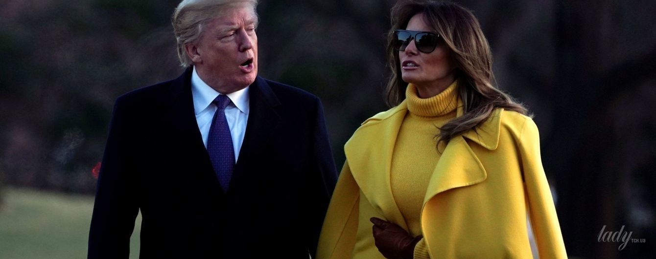 В кожаной юбке и эффектном горчичном пальто: новый выход Мелании Трамп