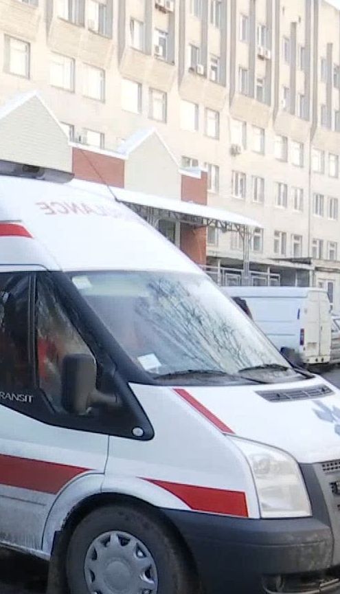 У Дніпрі борються за життя трирічної дівчинки, яка дістала тяжкі поранення від вибуху в Красногорівці