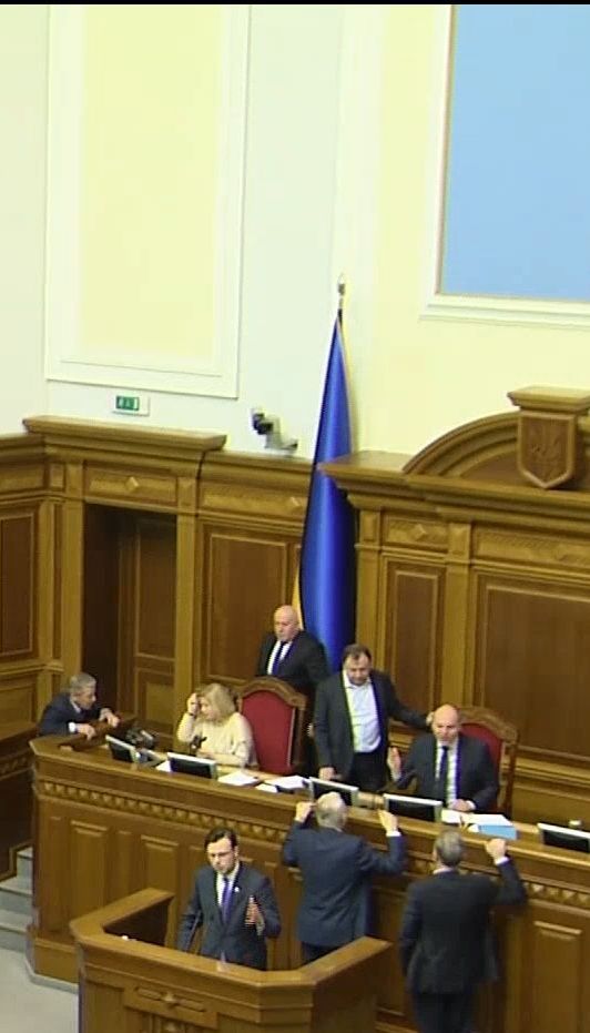 Близько 30 нардепів полетіли на молитовний сніданок за участі президента США
