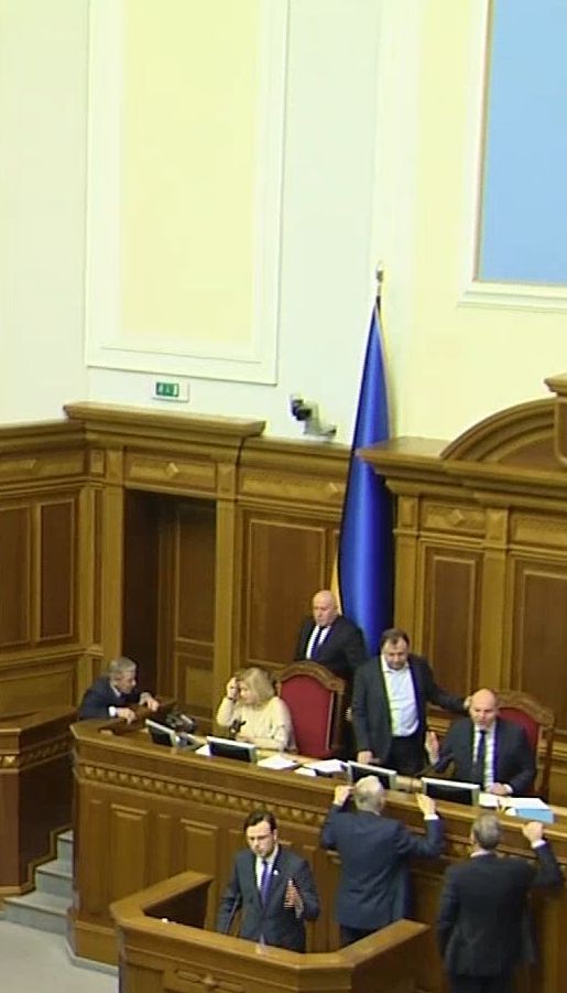 Около 30 нардепов полетели на молитвенный завтрак с участием президента США