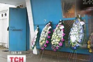 Заступник директора цвинтарю вимагав за місце півтори тисячі доларів