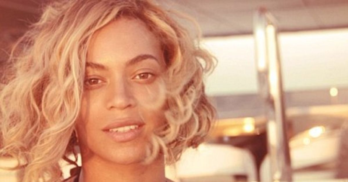 Bejonse Bez Makiyazha I V Korotkih Shortikah Otdohnula V Italii Glamur Tch Ua