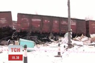 В Коростыне товарняк разнес грузовик на переезде, водитель погиб