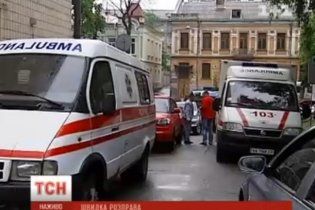 У Раді вирішили "озброїти" лікарів "швидкої" електрошокерами і газовими балончиками
