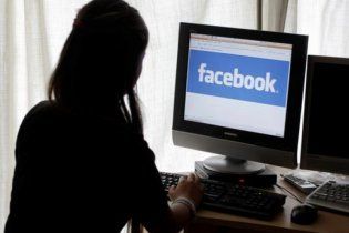 Новый опасный вирус атаковал Facebook и заразил почти миллион юзеров