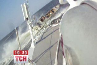 З'явилось відео тарана човна українських рибалок росіянами в Азовському морі
