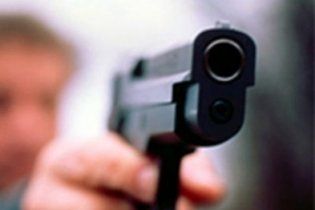 В центре Одессы трое мужчин устроили перестрелку прямо посреди площади