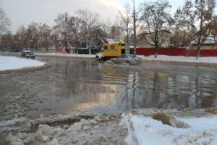 По Киеву начали массово "рваться" водопроводы