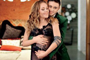 Певица Alyosha родила первенца