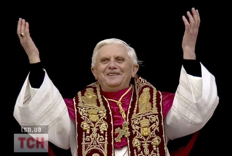 Папа Римський зрікся престолу_16