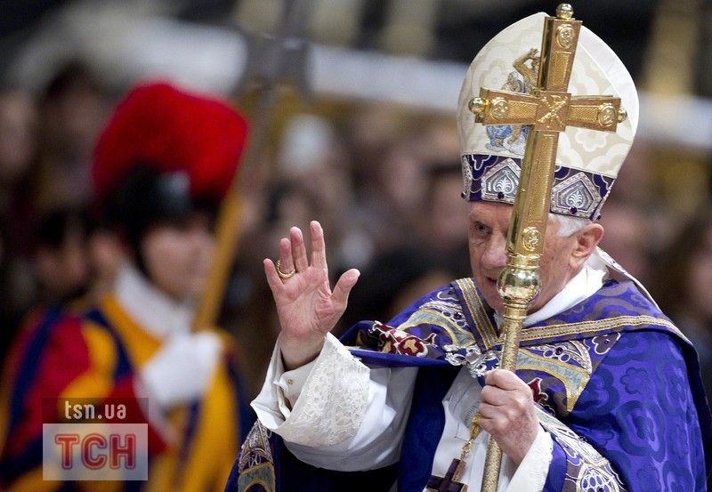 Папа Римський зрікся престолу_1