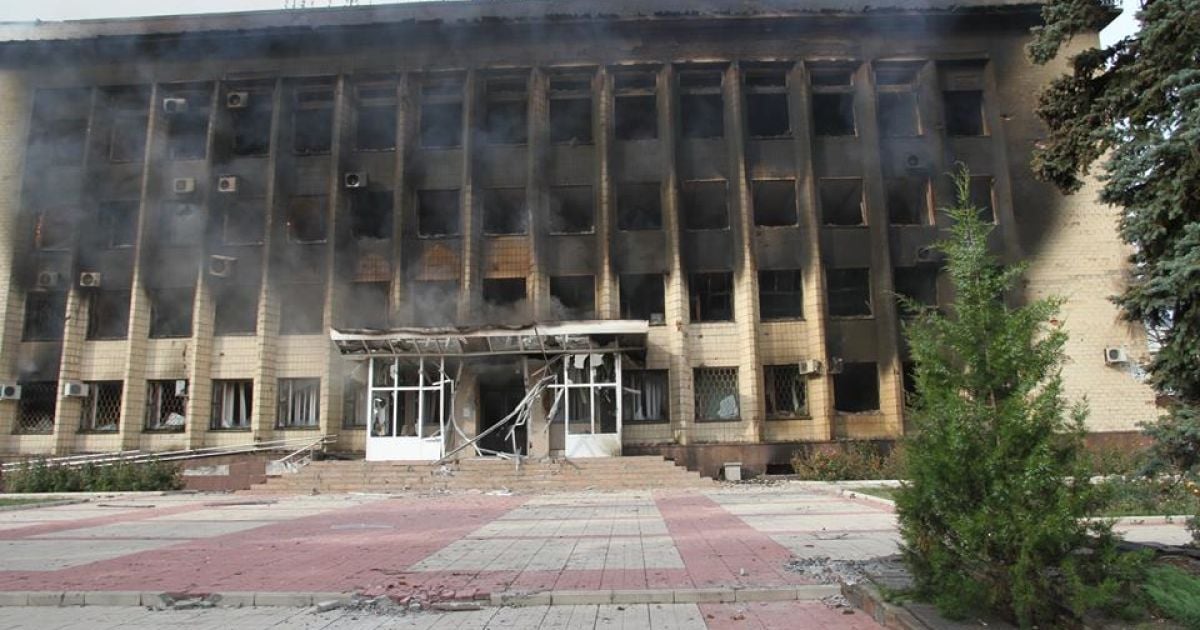 Боевики накрыли Дзержинск артиллерийскими обстрелами: ранены местные жители