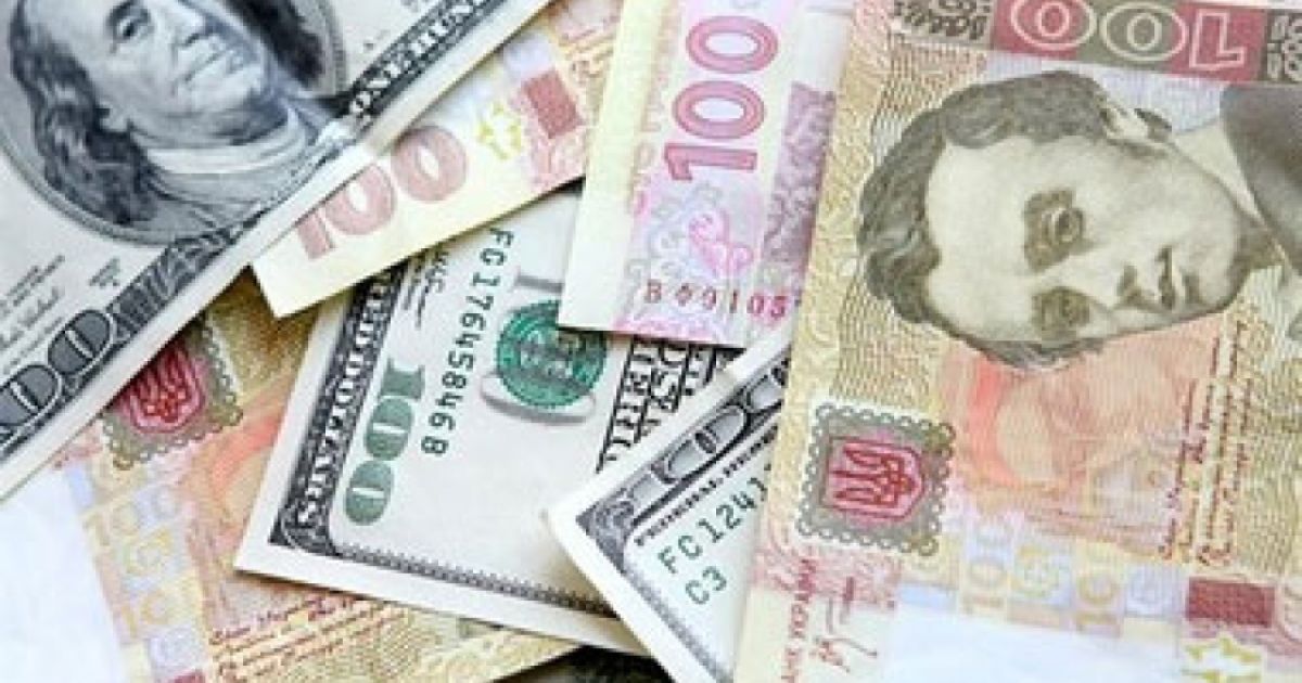 Гривна не удержалась и немного упала в курсах валют НБУ