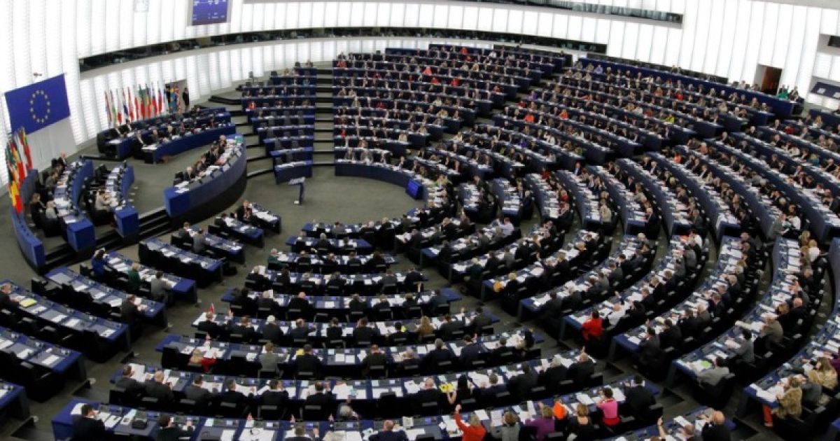 Европарламент в резолюции призвал Россию освободить Сенцова и Савченко