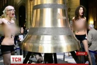 Во Франции с активисток Femen требуют 1500 евро за обнаженную грудь