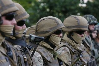 Порошенко прирівняв військових АТО до учасників бойових дій