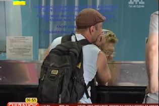 Украинцы массово раскупают железнодорожные билеты