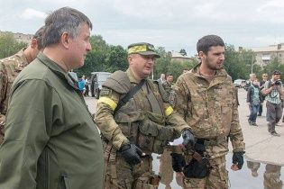 Военные в Славянске встретили Авакова призывом "Путин - х*йло" (видео)