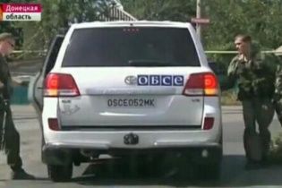 Наблюдатели ОБСЕ возили в своем автомобиле вооруженных боевиков