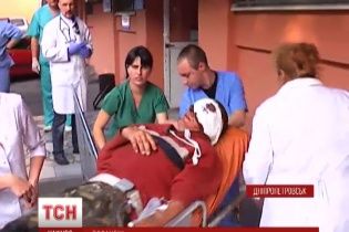 У Дніпропетровську лікарі борються за життя 13 бійців, поранених під Зеленопіллям