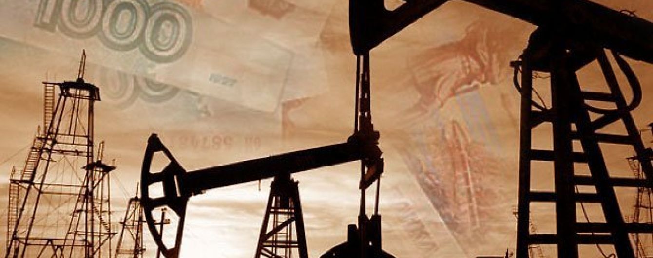 Синхронное падение: нефть установила антирекорды цен и потянула за собой российский рубль