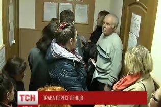 Пенсіонери-біженці атакують столичні управління соцзахисту