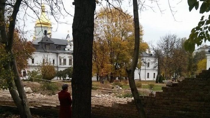 стена