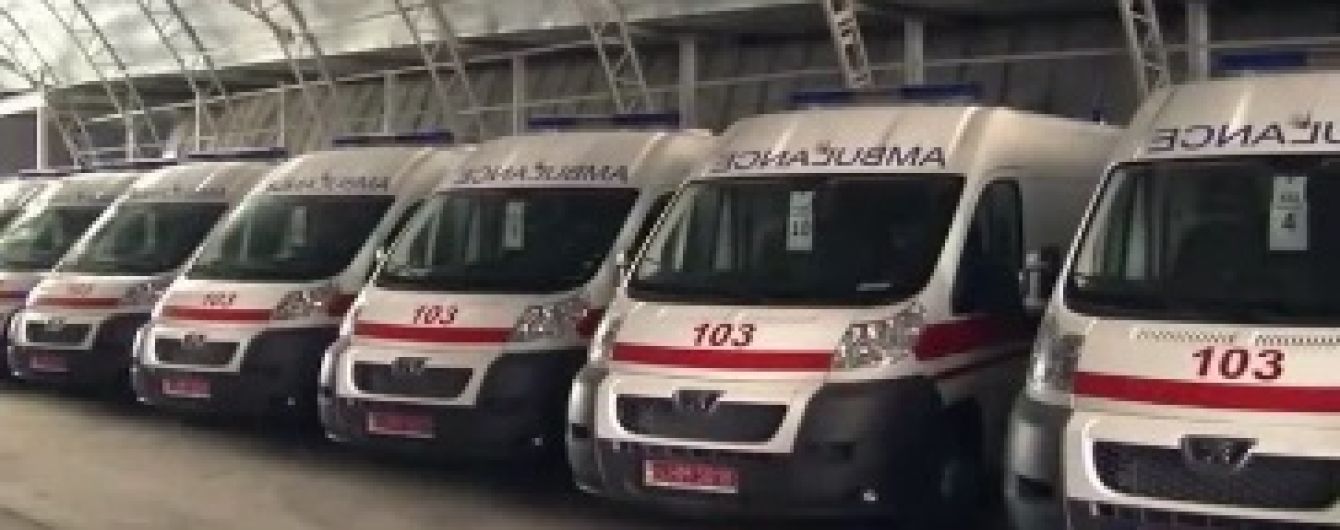 Під приймальним відділенням столичної лікарні швидкої допомоги дві доби помирав чоловік
