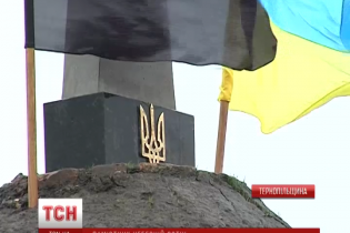 На Тернопільщині встановили пам'ятник герою "Небесної сотні"