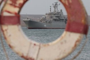 Військові РФ закидали гранатами український корвет "Тернопіль"