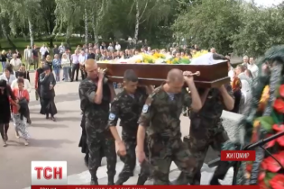 На Житомирщине похоронили двух десантников, которые погибли на Донетчине