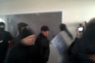 У Горлівці сепаратисти з боєм захопили відділок міліції