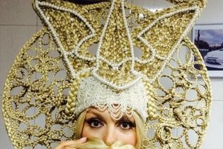 Полякова "попрощалася з сепаратистом" і згадала золотий батон у новій пісні