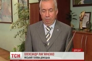 У Донецьку сили АТО контролюють аеропорт, а ватажки терористів начебто тікають з ОДА